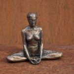 Baddha Konasana, Bronze, patiniert